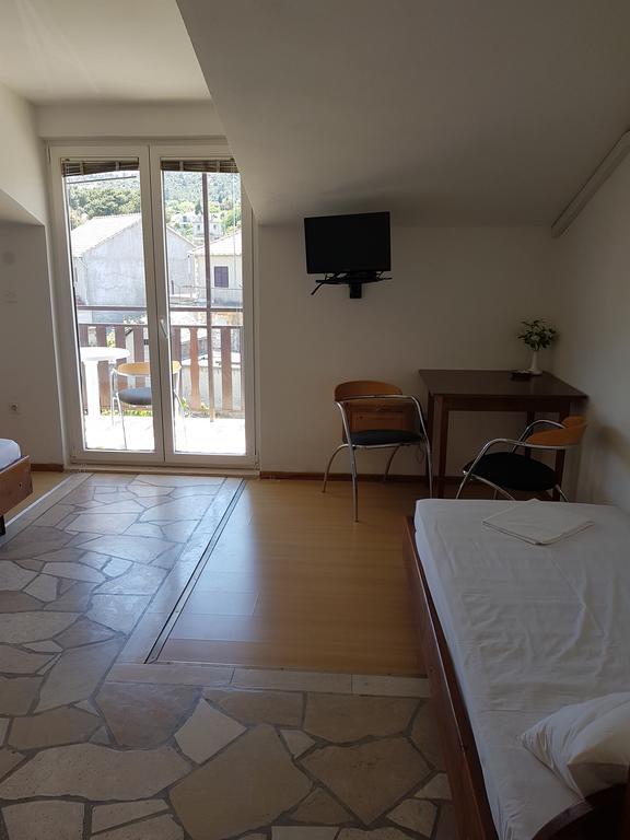Apartments Plazibat Škrip Eksteriør billede